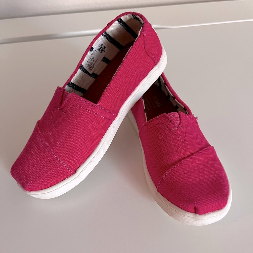 NEW Pink Toms